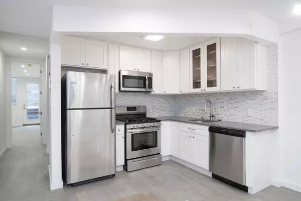 New York, NY 10002-5400,52 Ludlow St #garden