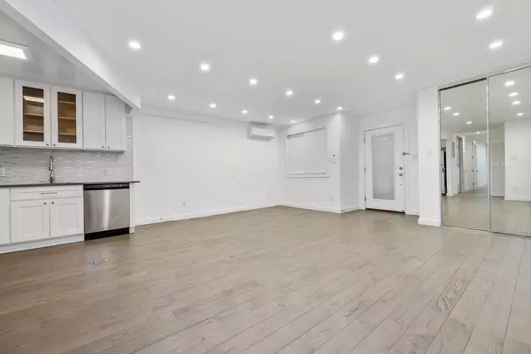 New York, NY 10002-5400,52 Ludlow St #garden
