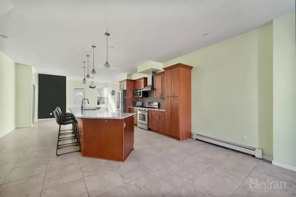 Brooklyn, NY 11221-2205,708 Lexington Ave