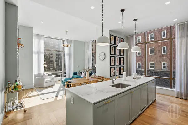 215 E 19th St #2B, New York, NY 10003