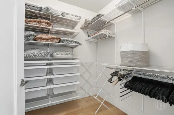 215 E 19th St #2B, New York, NY 10003