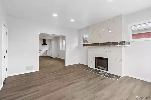 1974 VIRGINIA PARK Street, Detroit, MI 48206