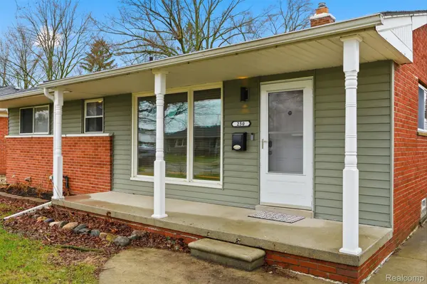 250 S Batchewana AVE, Clawson, MI 48017