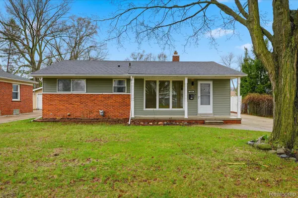 250 S Batchewana AVE, Clawson, MI 48017