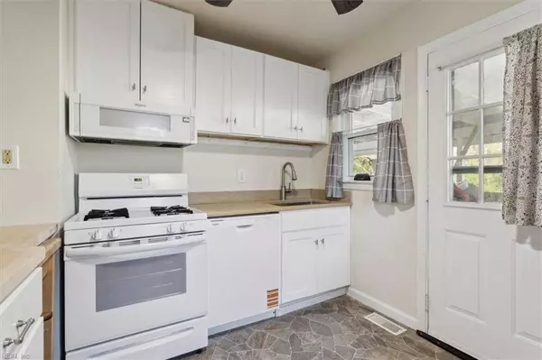 1208 Jenifer ST, Norfolk, VA 23503