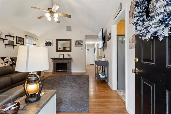 923 Oklahoma DR, Chesapeake, VA 23323