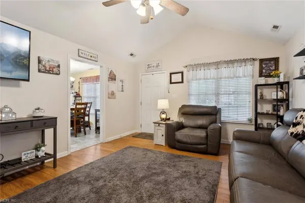 923 Oklahoma DR, Chesapeake, VA 23323