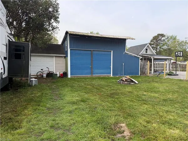 1877 N Streamline DR, Virginia Beach, VA 23454