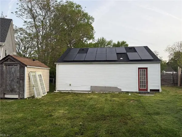 1877 N Streamline DR, Virginia Beach, VA 23454