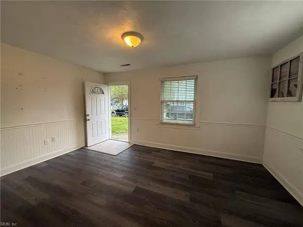 1877 N Streamline DR, Virginia Beach, VA 23454