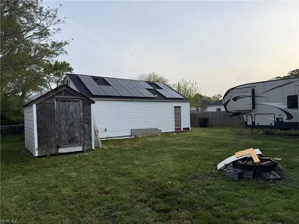 1877 N Streamline DR, Virginia Beach, VA 23454