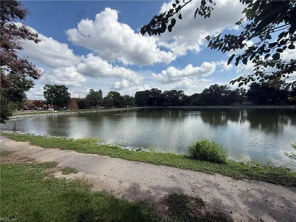 4857 Woods Edge RD, Virginia Beach, VA 23462