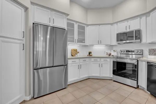 2989 N 44th St #2039, Phoenix, AZ 85018-7296