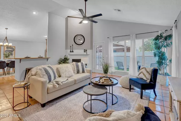 430 E UTOPIA Road, Phoenix, AZ 85024