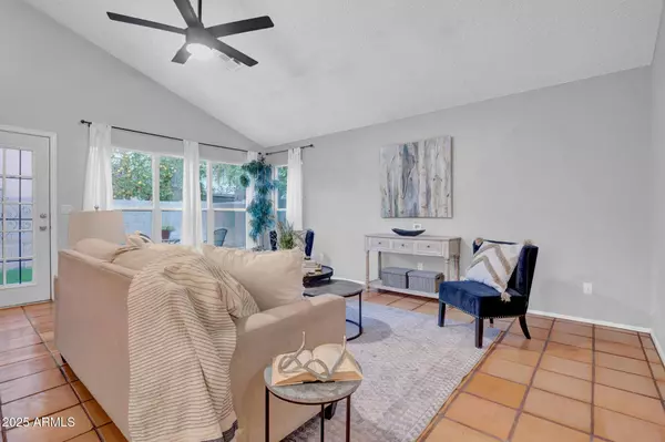 430 E UTOPIA Road, Phoenix, AZ 85024