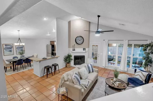 430 E UTOPIA Road, Phoenix, AZ 85024