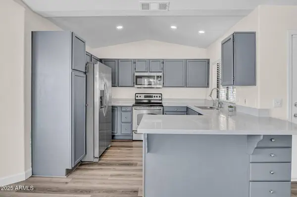 7952 W OREGON Avenue, Glendale, AZ 85303