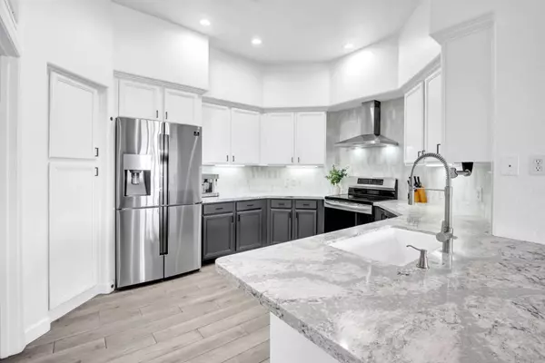 2989 N 44th St #3013, Phoenix, AZ 85018-7296