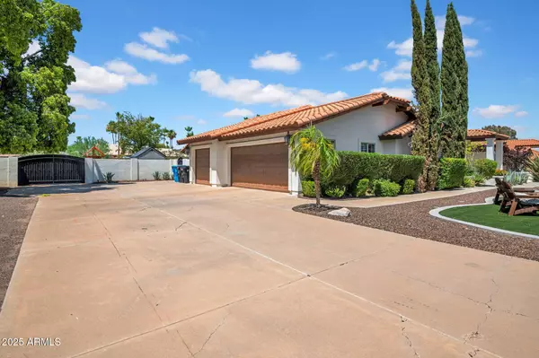 5320 W SOFT WIND Drive, Glendale, AZ 85310