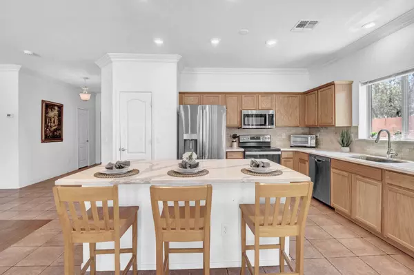 17862 W Caribbean Ln, Surprise, AZ 85388-7518