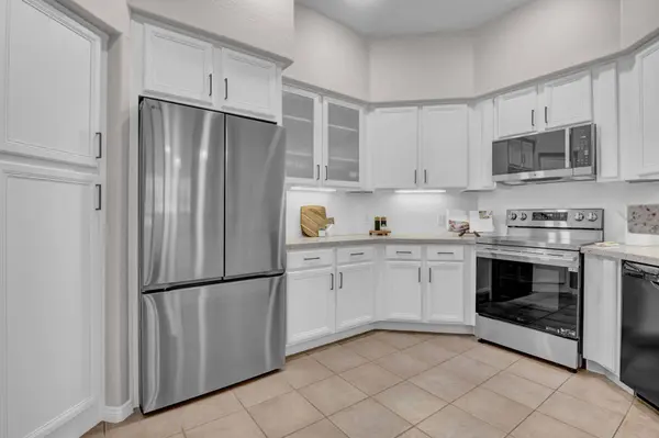 2989 N 44th St #2039, Phoenix, AZ 85018-7296