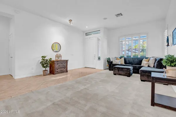 6913 W ABRAHAM Lane, Glendale, AZ 85308