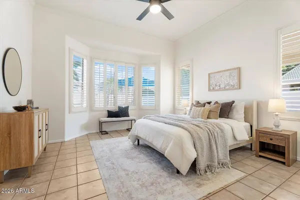 6915 W BLACKHAWK Drive, Glendale, AZ 85308