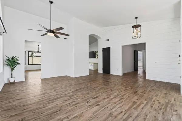 4532 E Charleston Ave, Phoenix, AZ 85032-1592