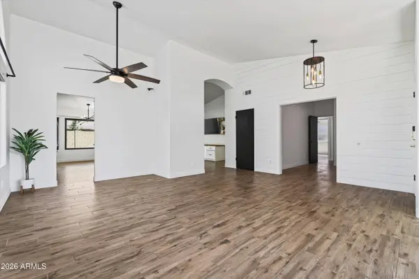 4532 E CHARLESTON Avenue, Phoenix, AZ 85032