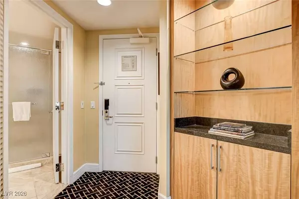 2000 N Fashion Show DR #1617, Las Vegas, NV 89109