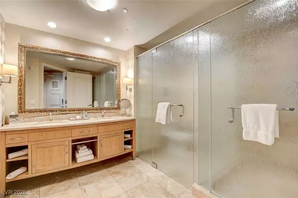 2000 N Fashion Show DR #1617, Las Vegas, NV 89109