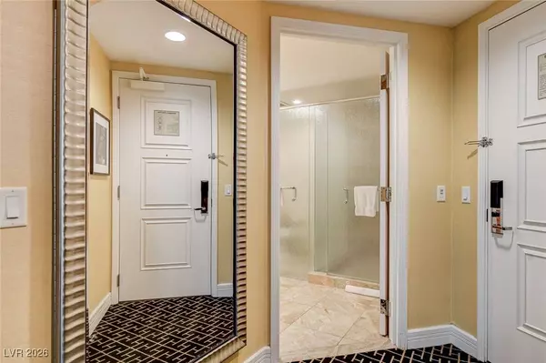 2000 N Fashion Show DR #1617, Las Vegas, NV 89109