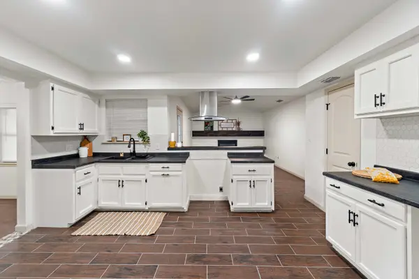 206 East Dominion Drive, Harlingen Tx 78550,