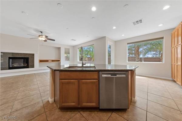 8228 Seven Falls ST, North Las Vegas, NV 89085