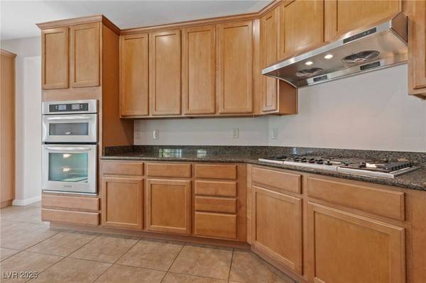 8228 Seven Falls ST, North Las Vegas, NV 89085