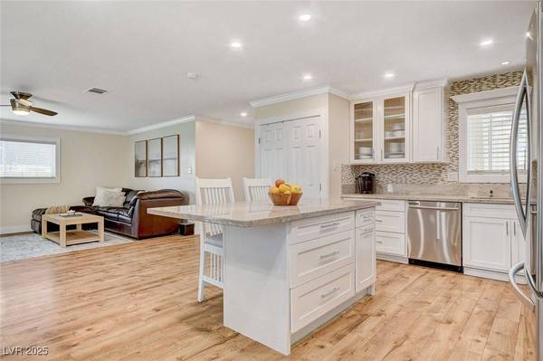 925 Alan Shepard ST, Las Vegas, NV 89145