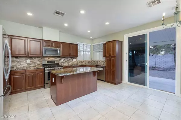 8913 Picket Fence AVE, Las Vegas, NV 89143