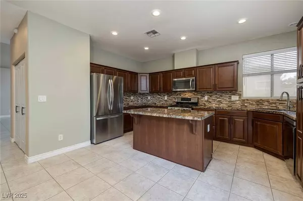 8913 Picket Fence AVE, Las Vegas, NV 89143