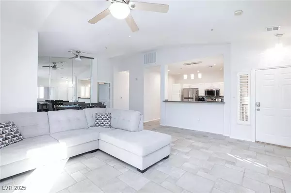 1000 Duckhorn CT #202, Las Vegas, NV 89144