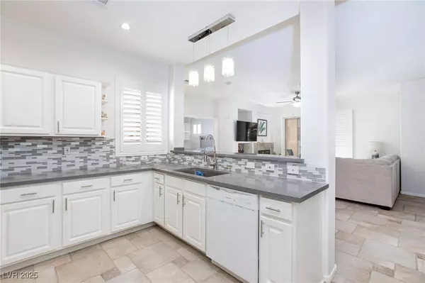 1000 Duckhorn CT #202, Las Vegas, NV 89144