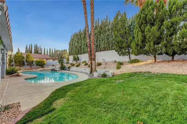 2825 Waterview DR, Las Vegas, NV 89117