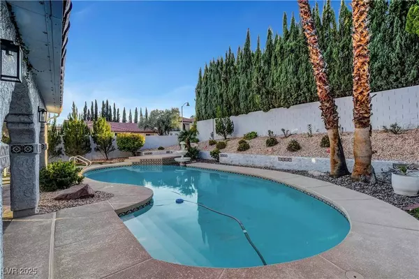 2825 Waterview DR, Las Vegas, NV 89117