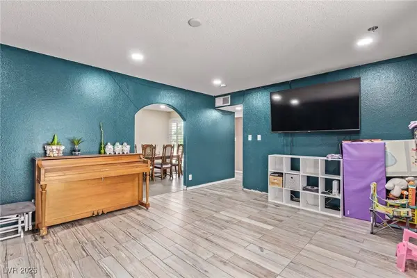 5813 Halifax AVE, Las Vegas, NV 89107