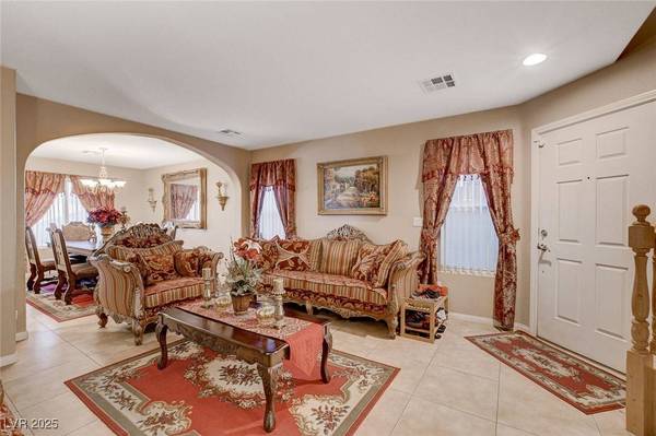 8867 Bonneville Peak CT, Las Vegas, NV 89148