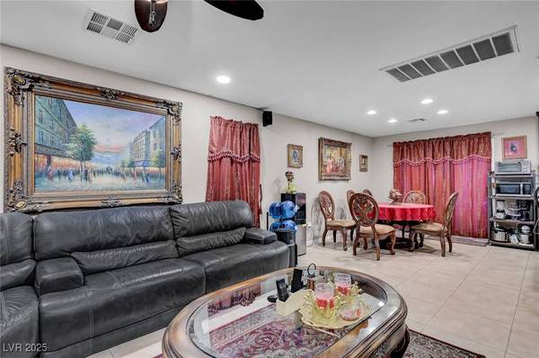 8867 Bonneville Peak CT, Las Vegas, NV 89148