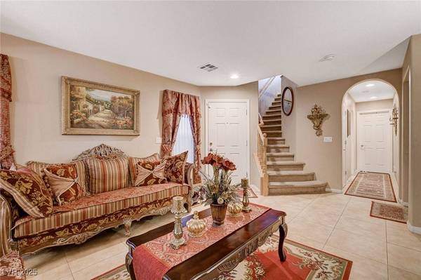 8867 Bonneville Peak CT, Las Vegas, NV 89148