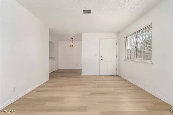 5917 Smoke Ranch RD #B, Las Vegas, NV 89108