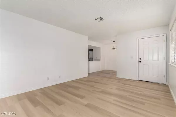 5917 Smoke Ranch RD #B, Las Vegas, NV 89108