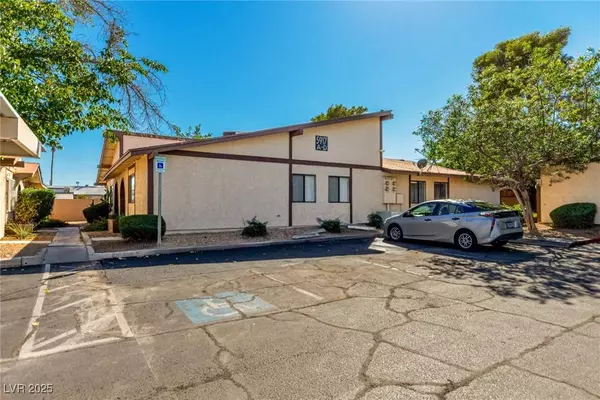 5917 Smoke Ranch RD #B, Las Vegas, NV 89108