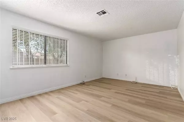 5917 Smoke Ranch RD #B, Las Vegas, NV 89108